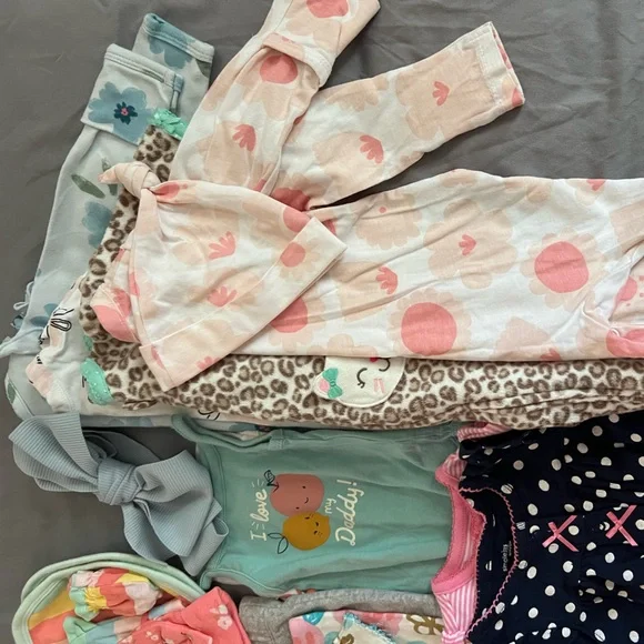 Newborn baby girl bundle - Picture 2 of 4